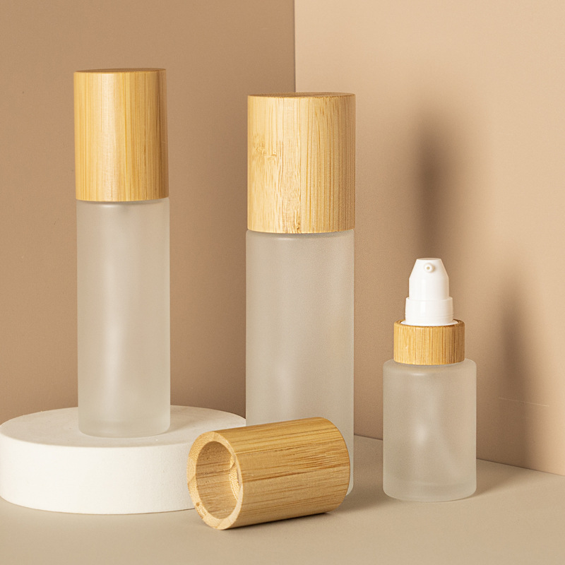 Frosted Medicamine Lotion Pump Fine Nebula et Lotion Vitri Spray Bottle Cum Bamboo Lignum Lid