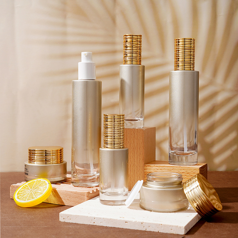 Speculum Serum Utrem Cum Electroplated Peniculus Lid Speculum Serum Utrem Cum Electroplated Peniculus Lid