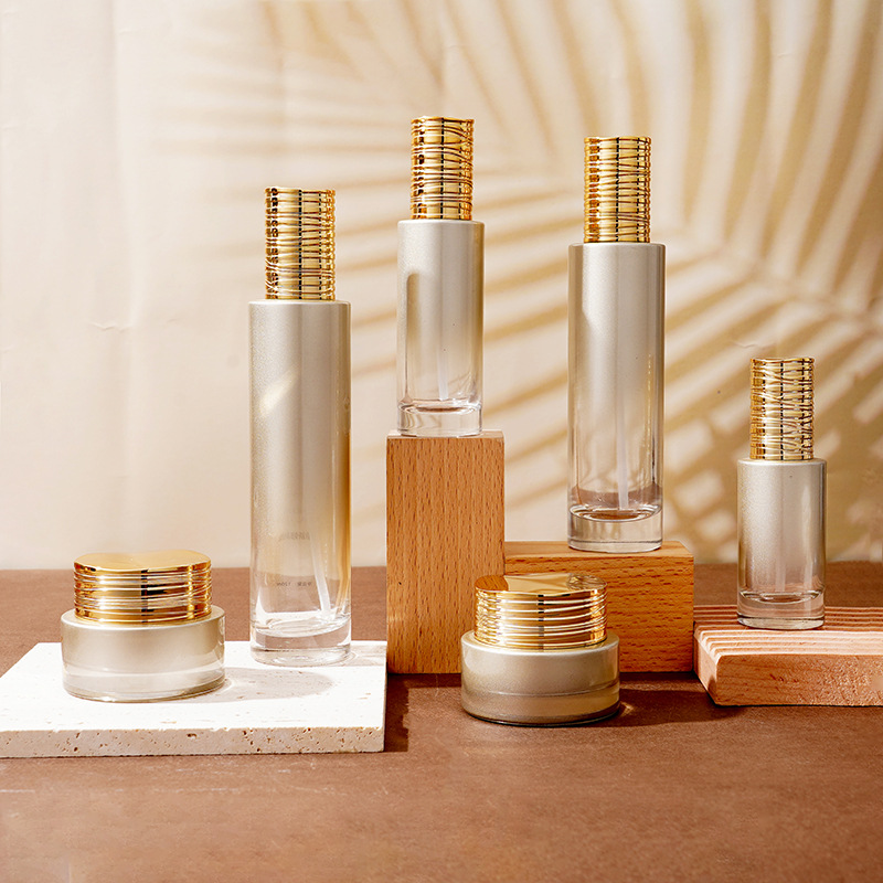 Speculum Serum Utrem Cum Electroplated Peniculus Lid