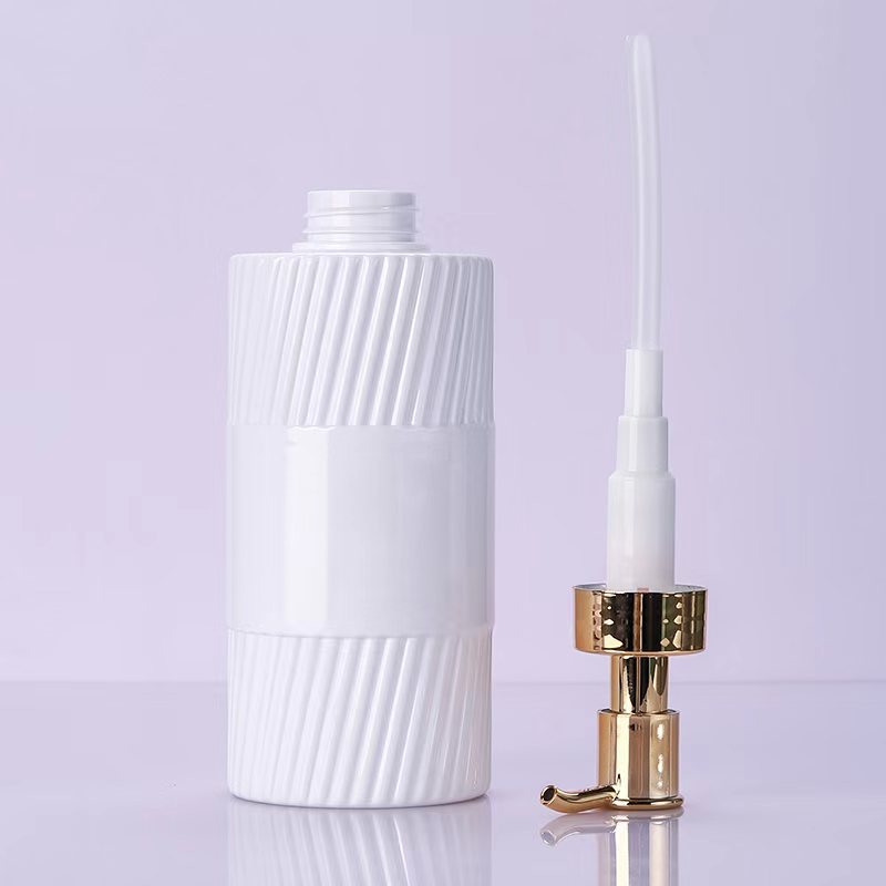 Eco-friendly 500ml Flat Humerum Shampoo Shower Gel Utrem White Black Stripe Pressing Plastic Pump Emulsion Packaging For Lotion Use Eco-friendly 500ml Flat Humerum Shampoo Shower Gel Utrem White Black Stripe Pressing Plastic Pump Emulsion Packaging For Lotion Use